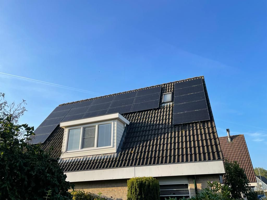 Zonnepanelen woning Zonnepanelen op woning